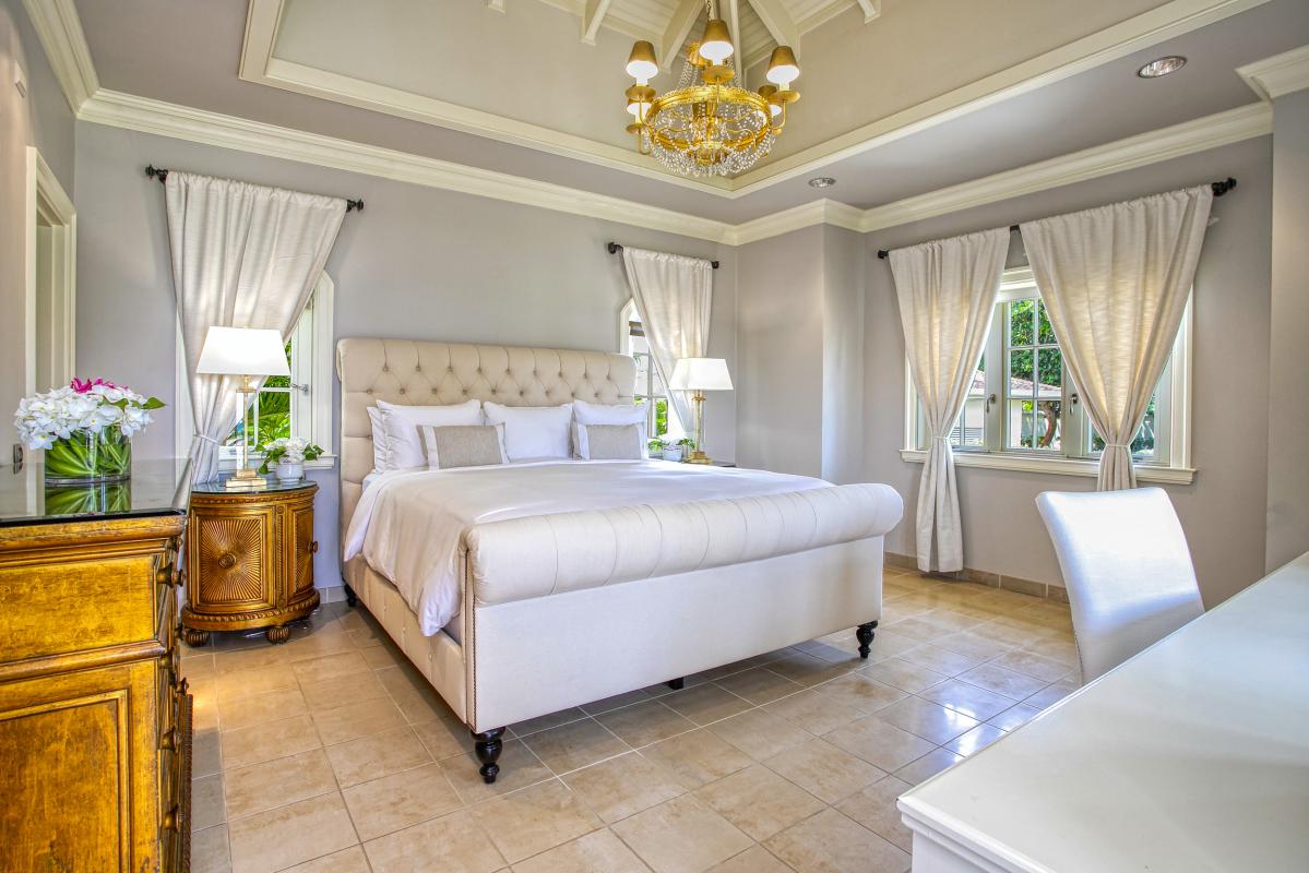 31-ChateaudesPalmiers-Sunrise Suite